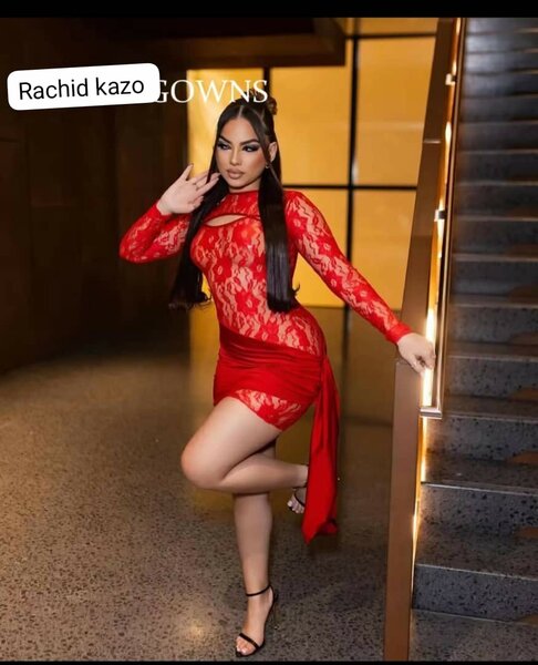 Jolie robe avec une couleur séduisante pour femmes