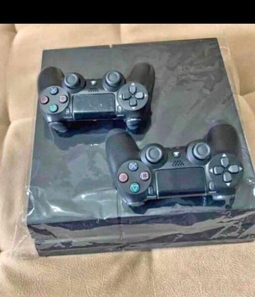 Console PS4 avec jeux