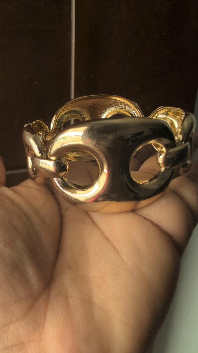 Bracelet doré élégant