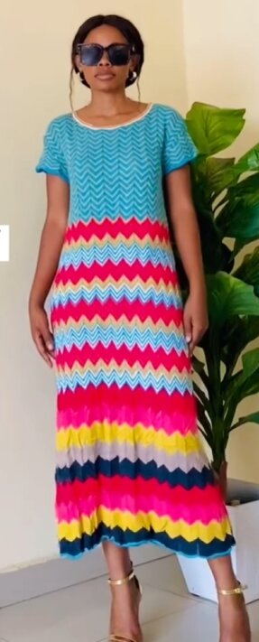 Elegant renbow dress m/l