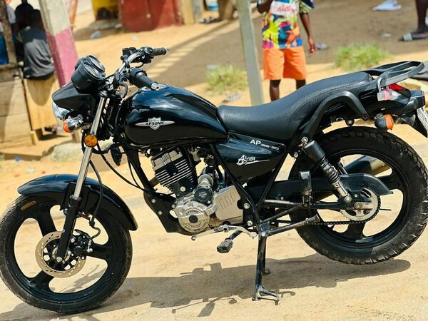 Moto noire Apsonic 125cc