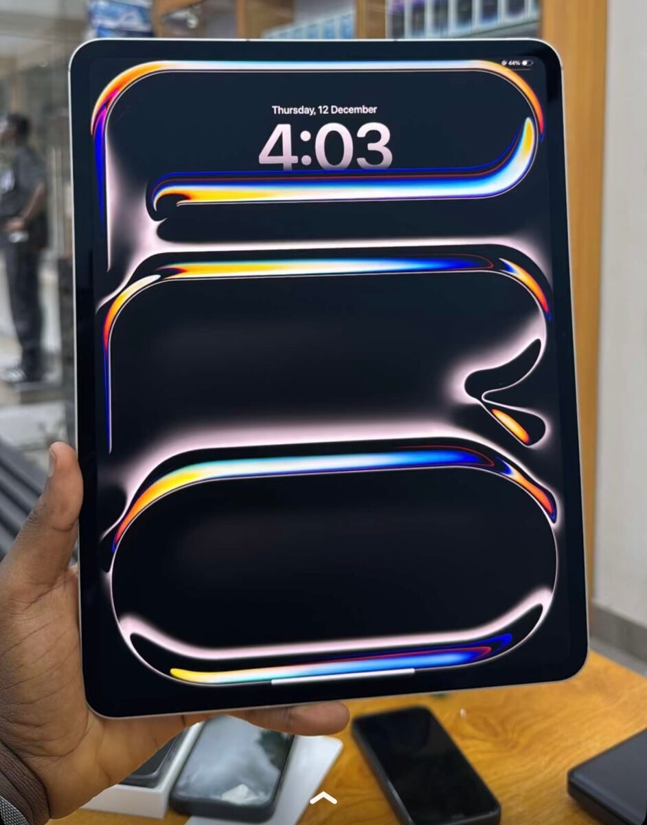 Certified used iPad Pro M4 13 inches WiFi + cellular 256gig