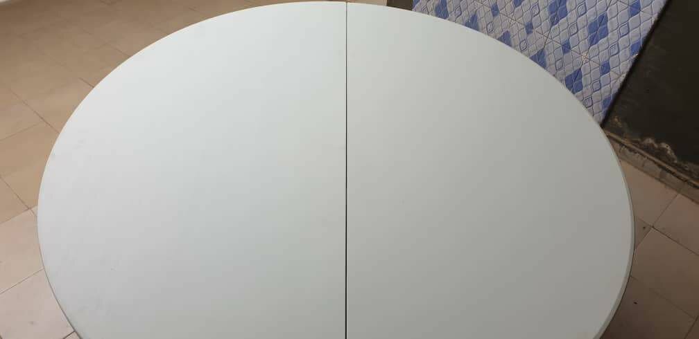Table pliante ronde blanche