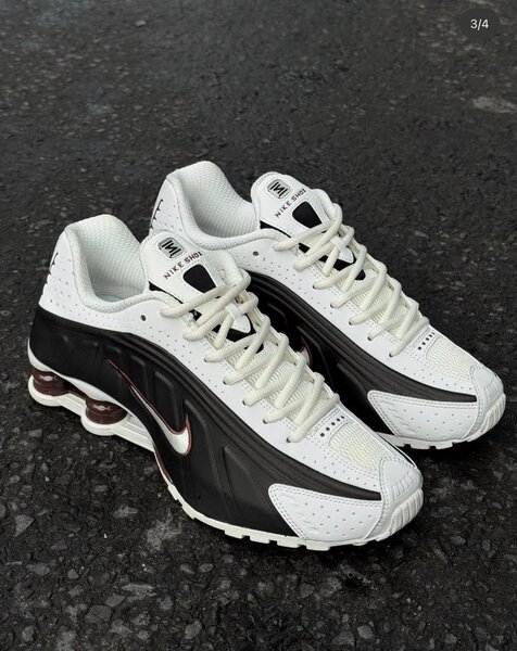 Chaussures Nike Shox r4