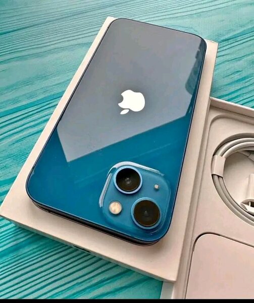 iPhone 13 bleu neuf