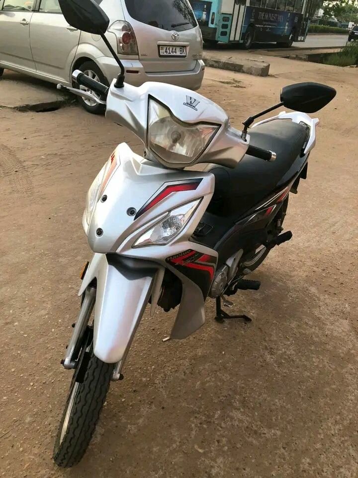 Scooter Sport Gris Moderne