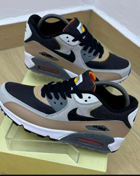 Nike Air Max 90