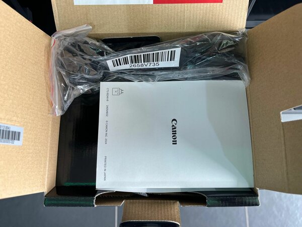 Canon EOS R50 Kit avec RF 18-45mm