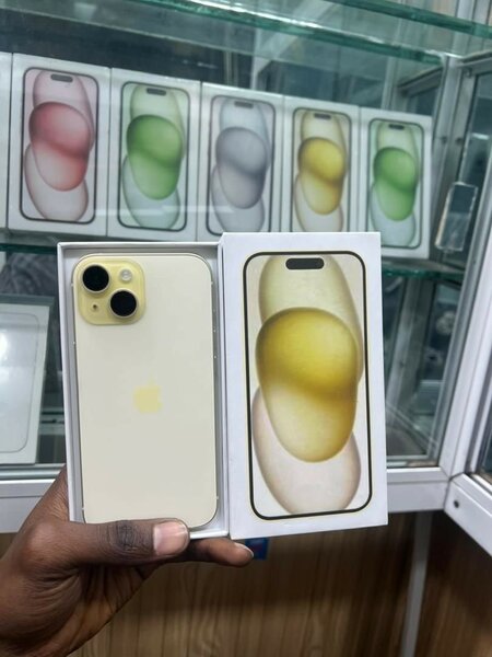 Smartphone moderne avec boîte