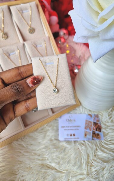 Collier pendentif en or élégant