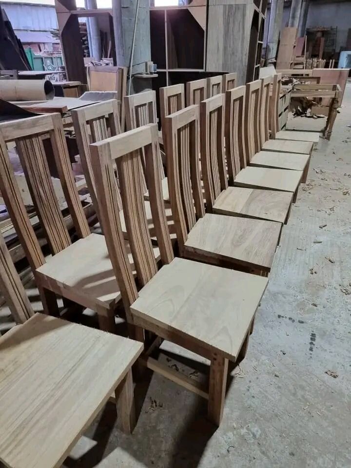 Chaise en bois pour salle à manger