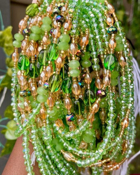 Colliers perlés colorés