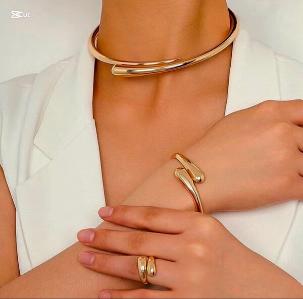 Vintage statement set