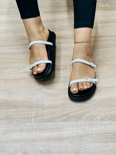 Sandales compensées élégantes