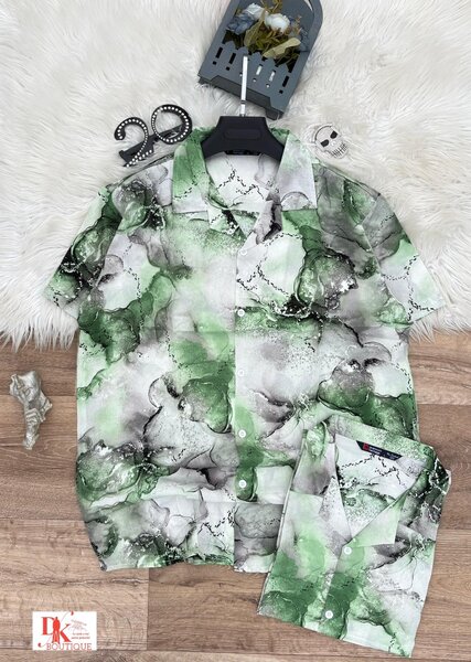 Chemise à motifs verts