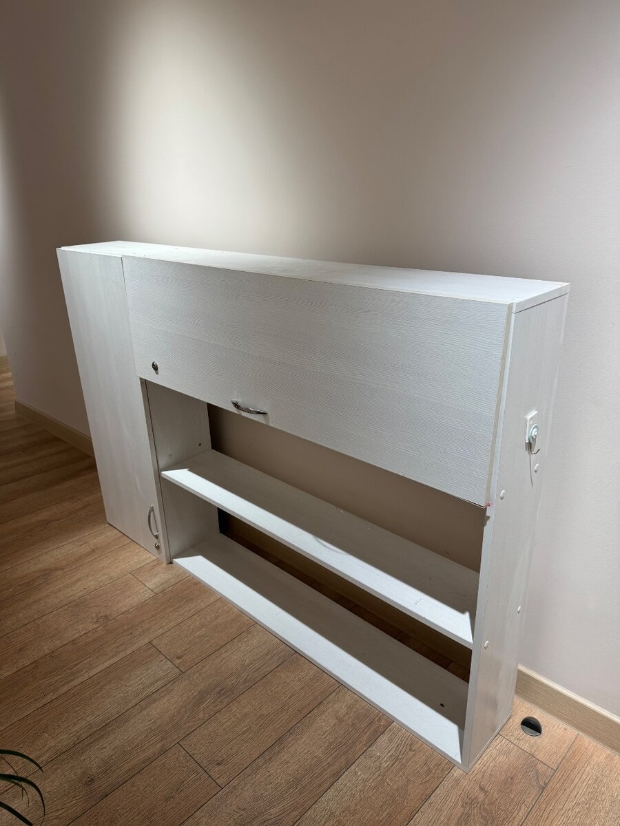 Навесной шкаф