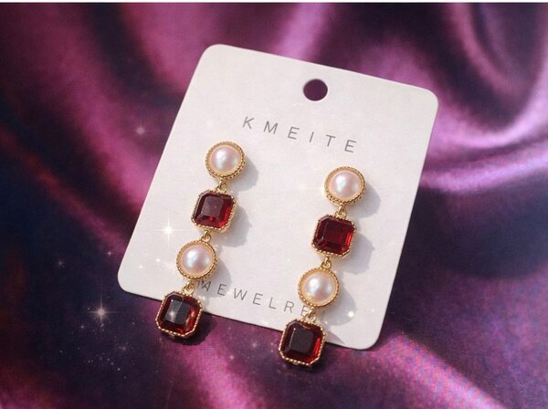 Boucles d'oreilles KMEITE en grenat et perles