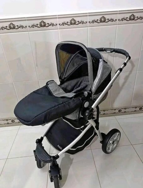 Poussette bébé confortable