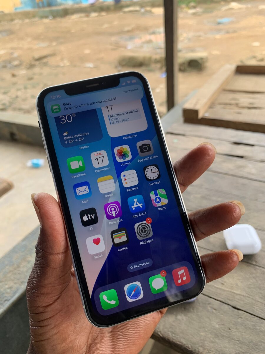 iPhone XR Blanc 64GB (sans ID)
