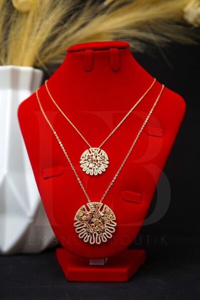 Collier pendentif doré élégant