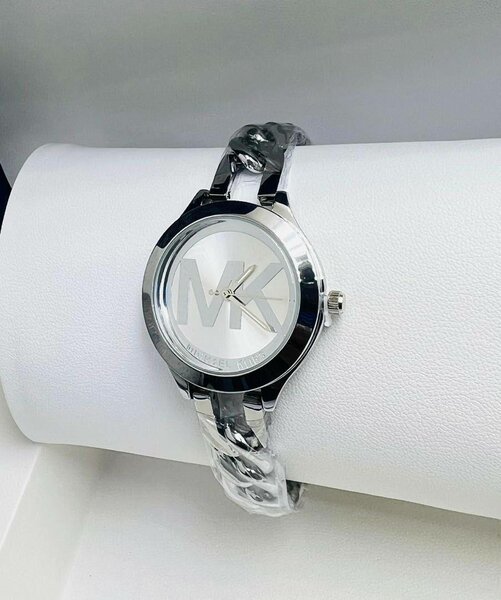 Montre pour femme en acier inoxydable