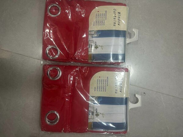 01 Rideaux Oeillets Rouge