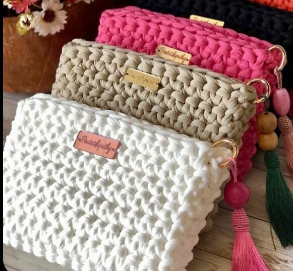 Sac à main crocheté rose