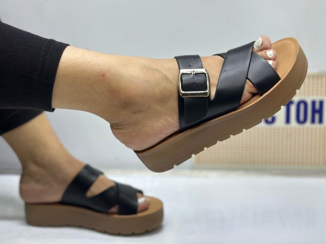 Sandales compensées élégantes