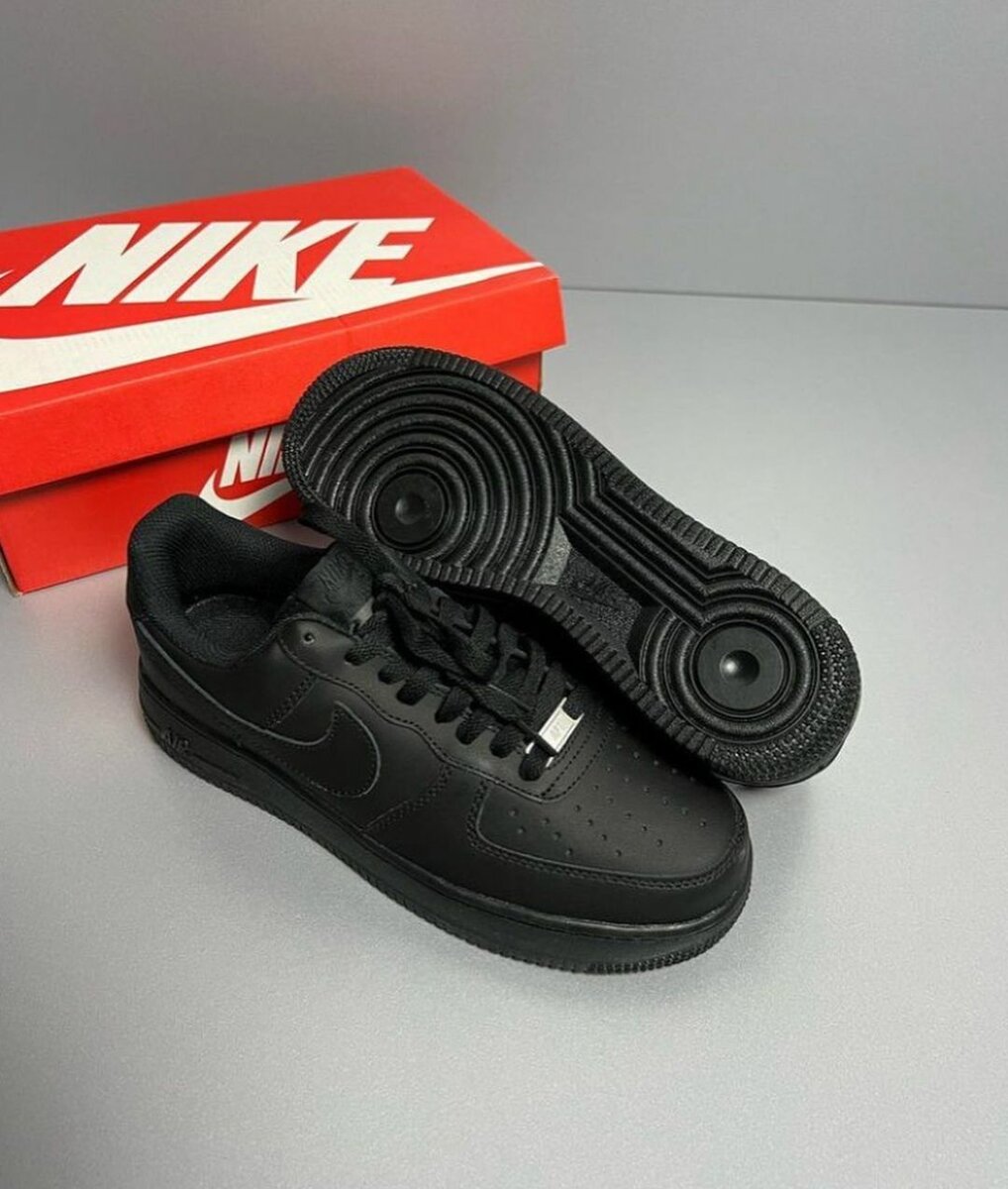 Nike airforce 1 sneakers black