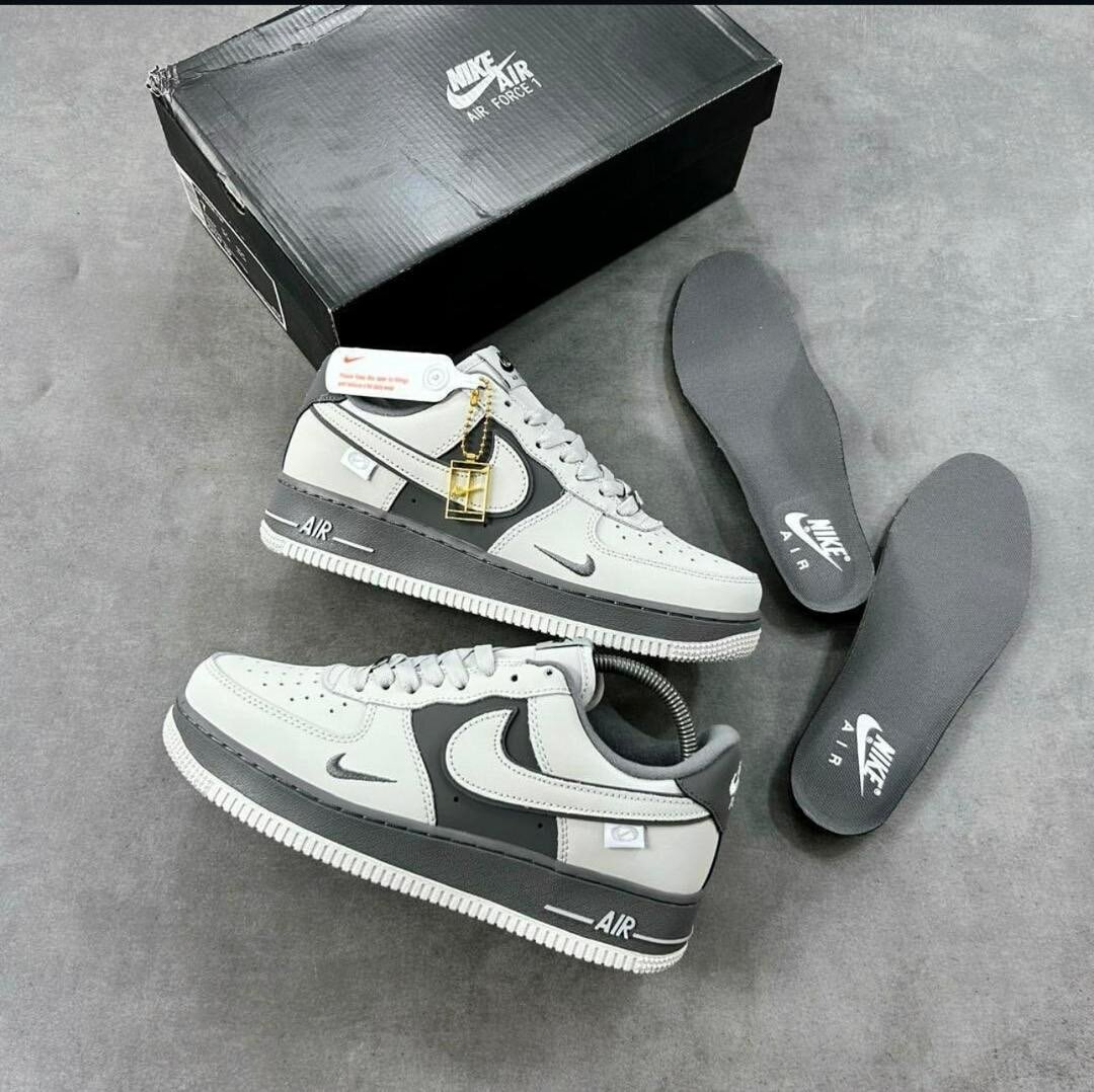 NIKE AIRFORCE CLASSIC