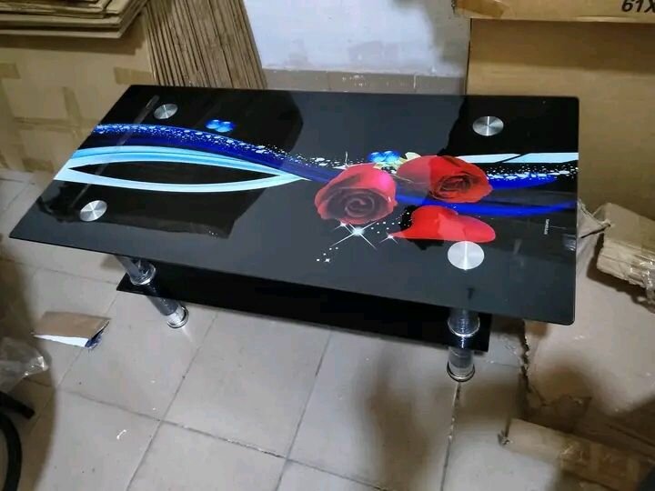 Table basse en verre floral