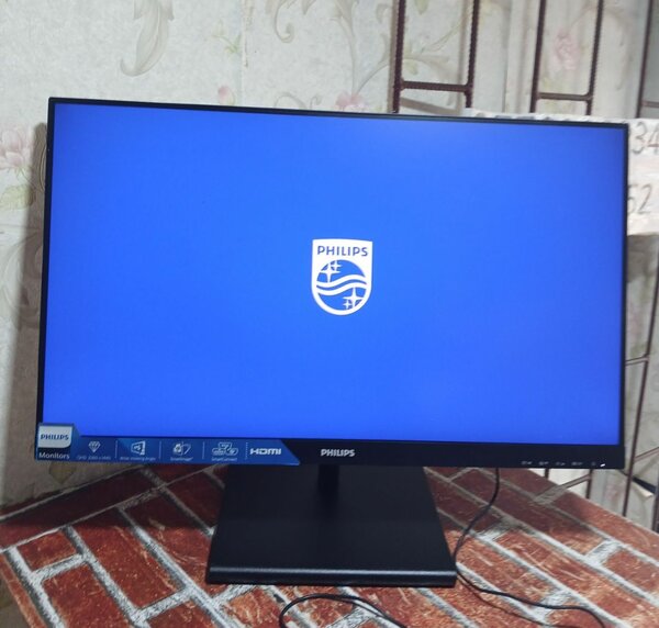Moniteur Philips 24'' Full HD