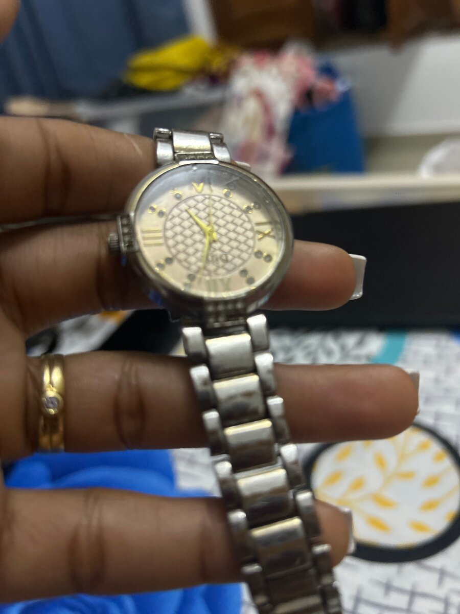 Montre en acier inoxydable élégante