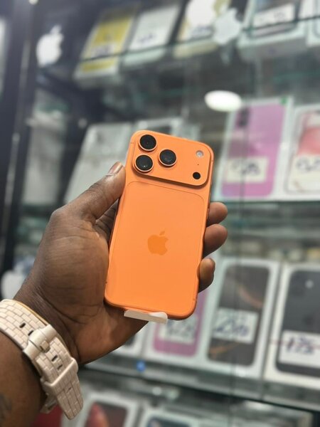 iPhone 17 Pro Orange