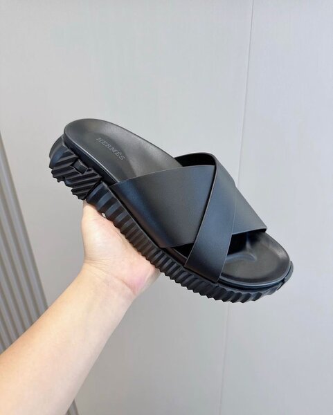 Sandales noires en cuir pour homme