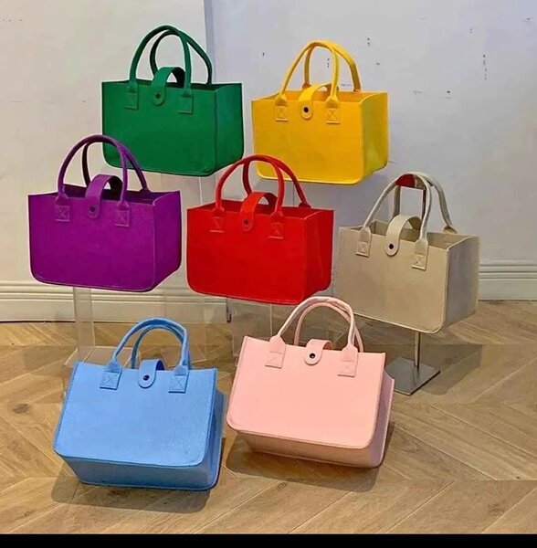 Sac à main en cuir synthétique