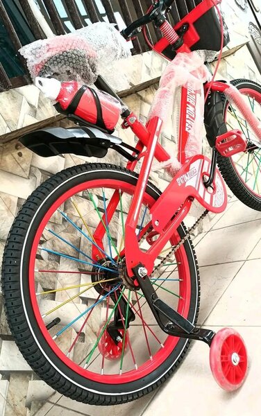 Vélo Enfant Rouge avec Roulettes