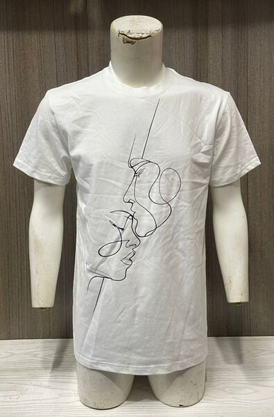 T-shirt blanc imprimé moderne