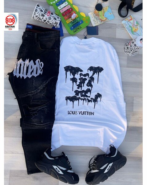 Complet pantalon, tee-shirts et chaussures