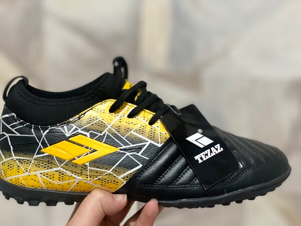 Продаю бутсы, новые