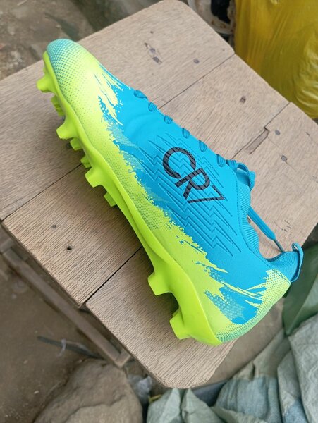 Chaussures de Football CR7