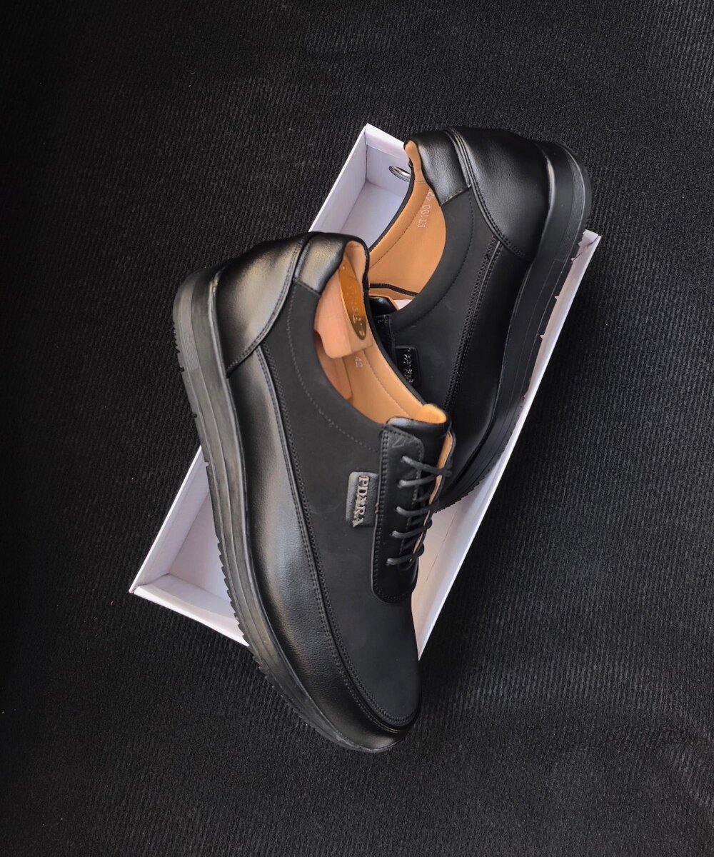 Chaussures en cuir élégantes hommes