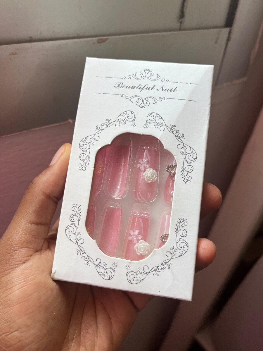 Set de faux ongles + colle