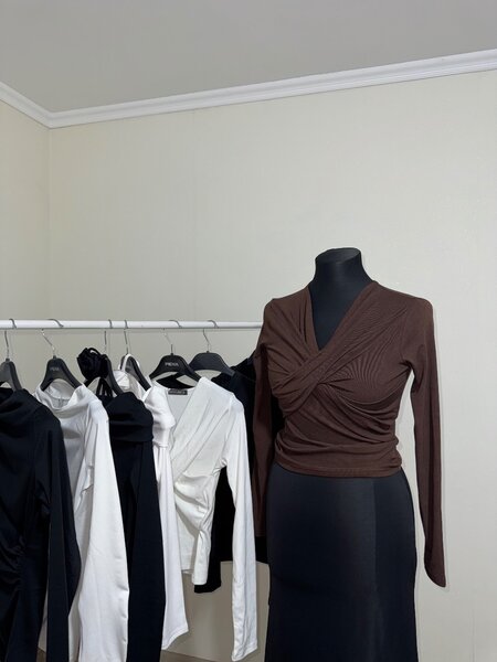 Кофты в трех расцветах