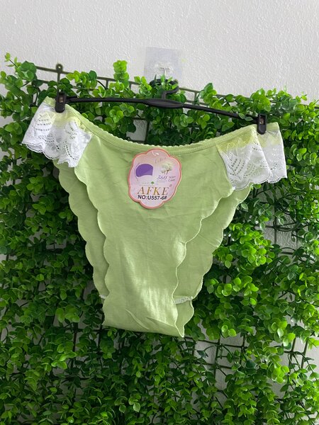 Culottes en dentelle élégantes