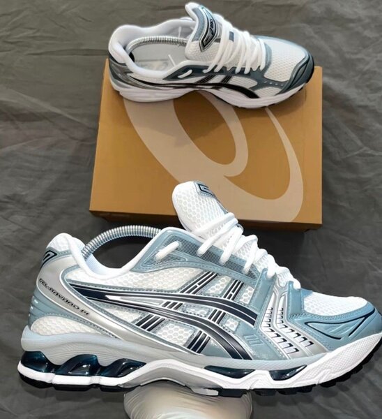 Chaussures de course légères