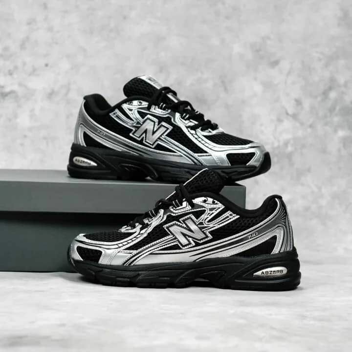 New Balance 740