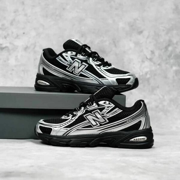 New Balance 740