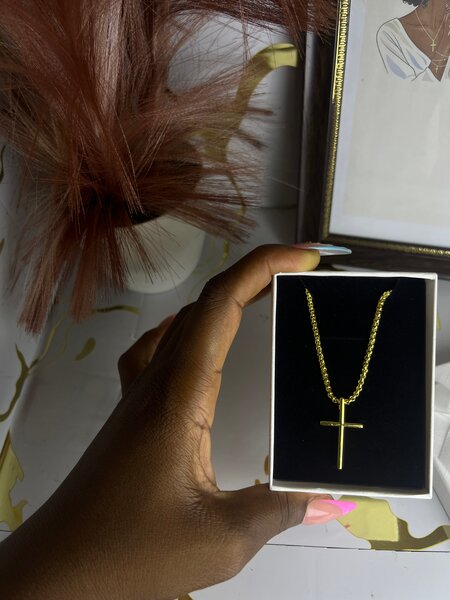 Collier Pendentif Croix Dorée