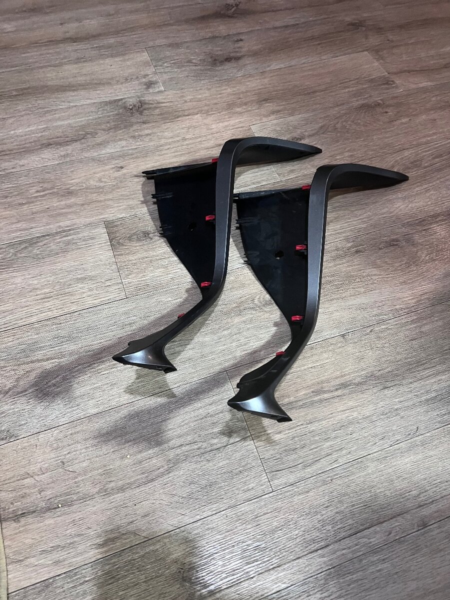 Пластиковая накладка Тойота Камри 70/75